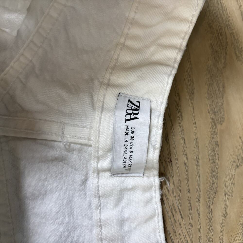 ZARA Women’s 100% Cotton White Distressed High Waist Jean Shorts 6 - Picture 3 of 7